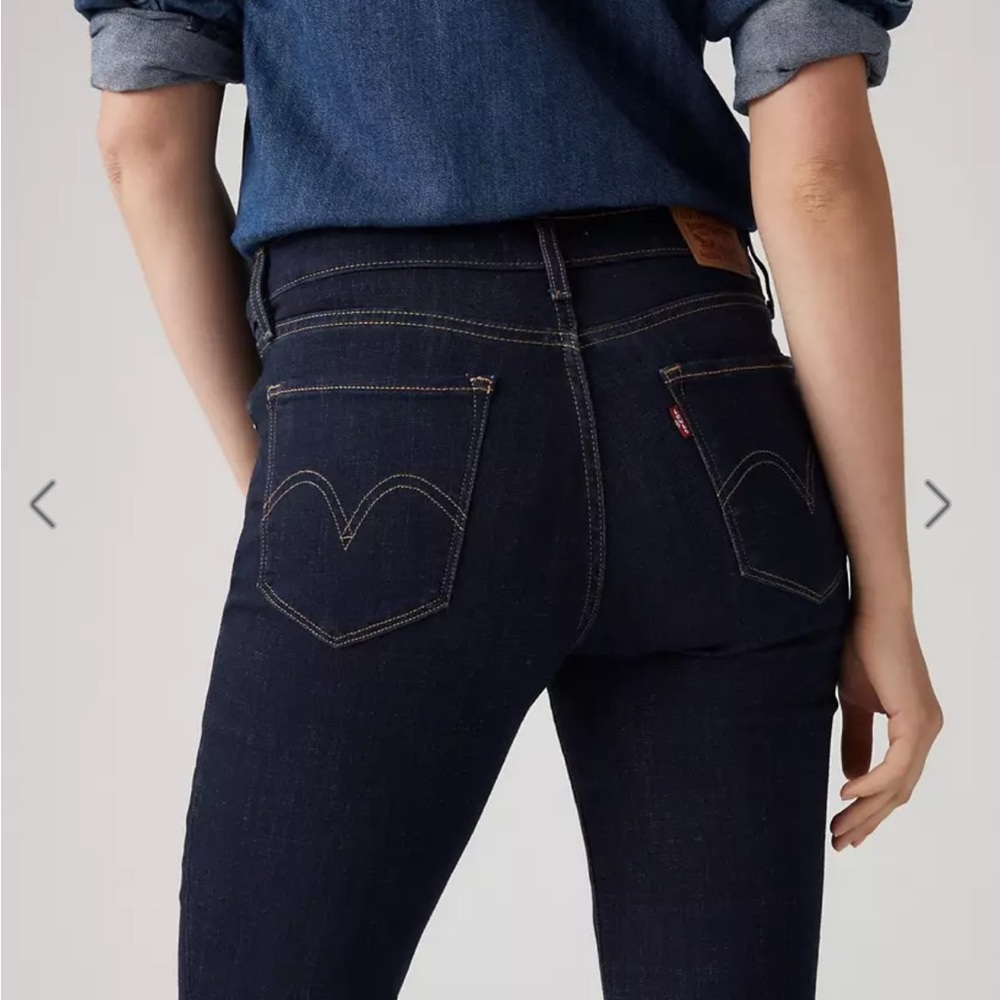 Levi’s Women’s Classic Bootcut Jeans - Size 6 - Dark Wash - NWT
